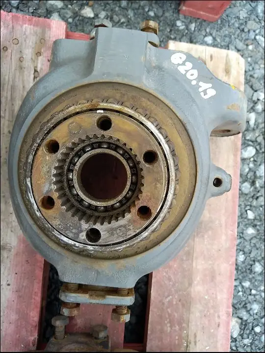 PIVOT (PORTE FUSEE)PONT AV 4RM GAUCHE