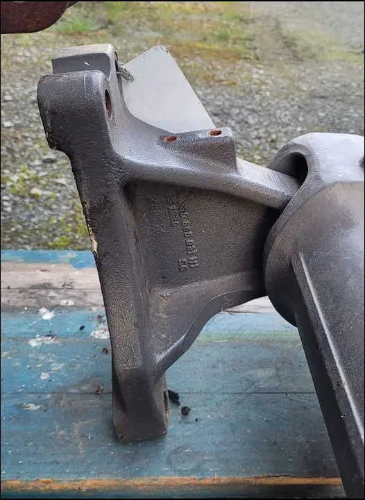 SUPPORT DE BRAS DE RELEVAGE MONOBLOC GAUCHE