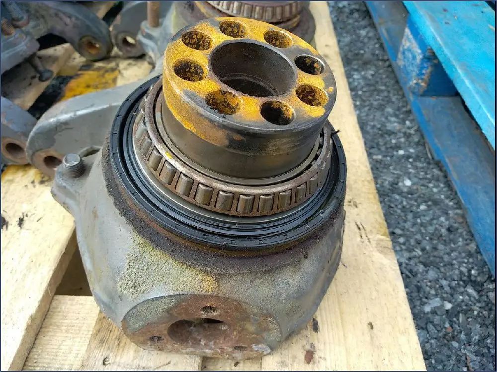 PIVOT (PORTE FUSEE)PONT AV 4RM DROIT