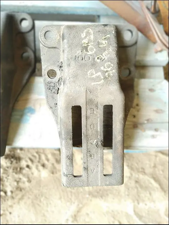 SOCLE SUPPORT GARDE BOUE DT
