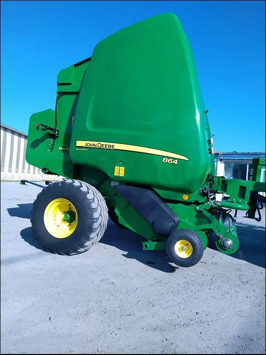 Véhicule JOHN DEERE 864 PREMIUM