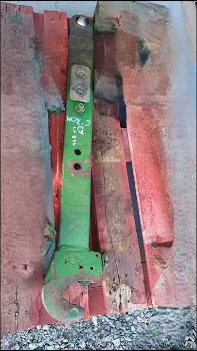 BRAS INFERIEUR DE RELEVAGE DROIT