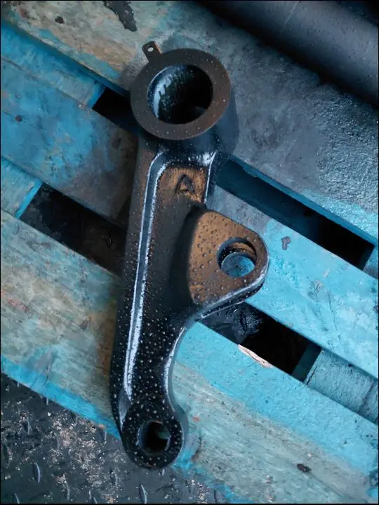 BRAS SUPERIEUR DE RELEVAGE GAUCHE