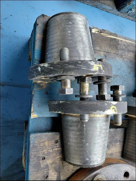 Pièce CÔNE GAUCHE pour NEW HOLLAND T7.270