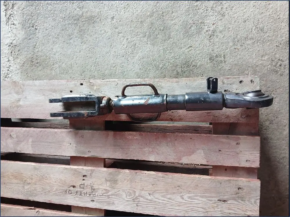 CHANDELLE(TIRANT)DE RELEVAGE GAUCHE