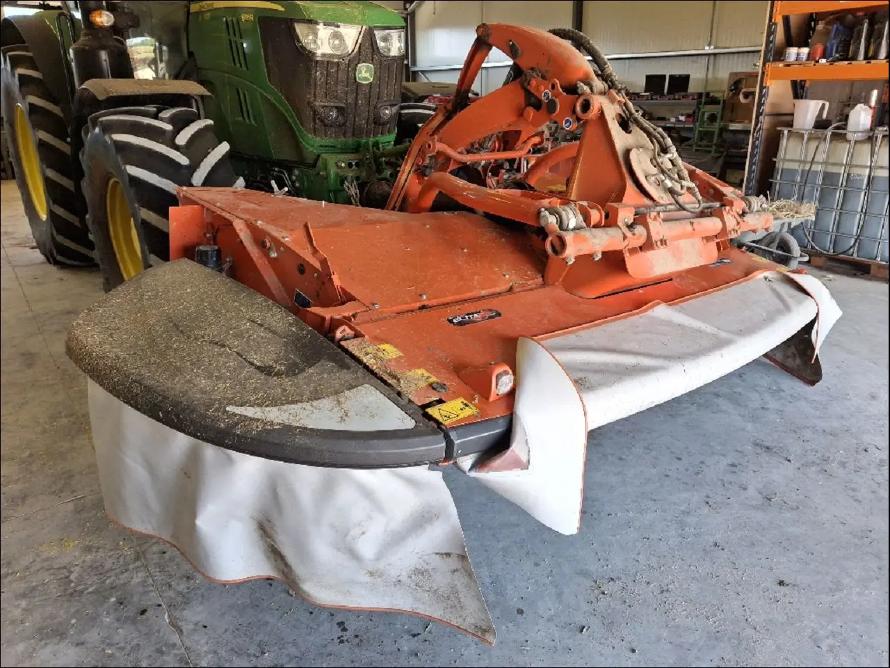 Véhicule KUHN FC3125DF-FF