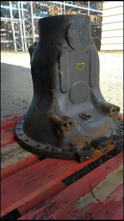 Pièce CARTER DE TROMPETTE NU PONT AR DROIT pour VALTRA T214