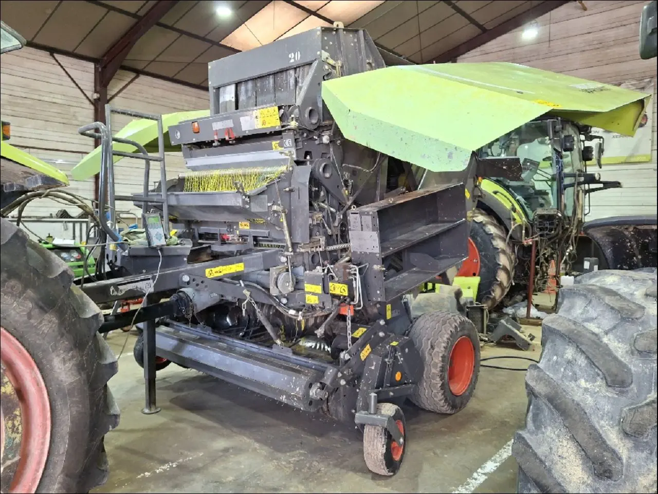 Véhicule CLAAS VARIANT 370