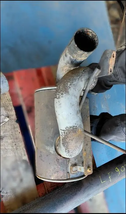 Pièce SILENCIEUX ECHAPPEMENT pour CLAAS AXOS 330