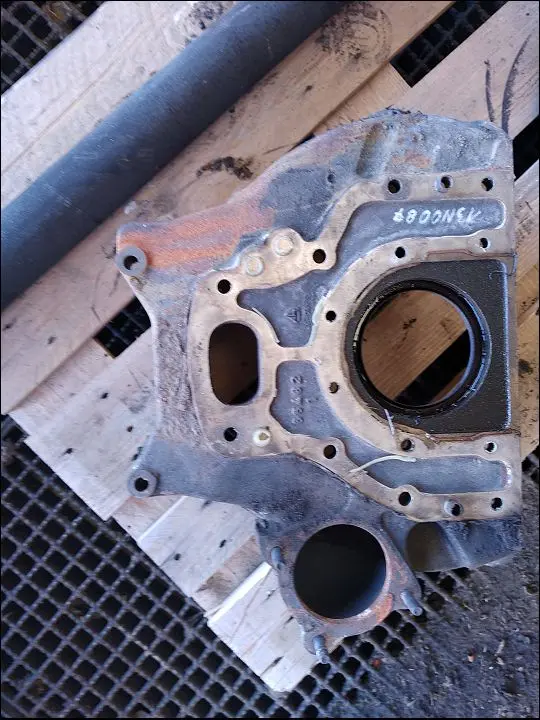 Pièce CARTER DE VOLANT MOTEUR pour VALTRA T193