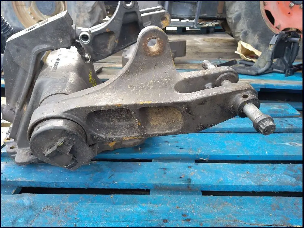 Pièce BRAS SUPERIEUR DE RELEVAGE GAUCHE pour CLAAS ARION 630
