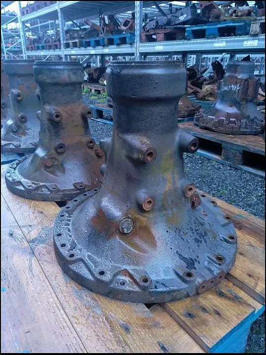 Pièce CARTER DE TROMPETTE NU PONT AR GAUCHE pour MASSEY FERGUSON 7620 DYNA VT