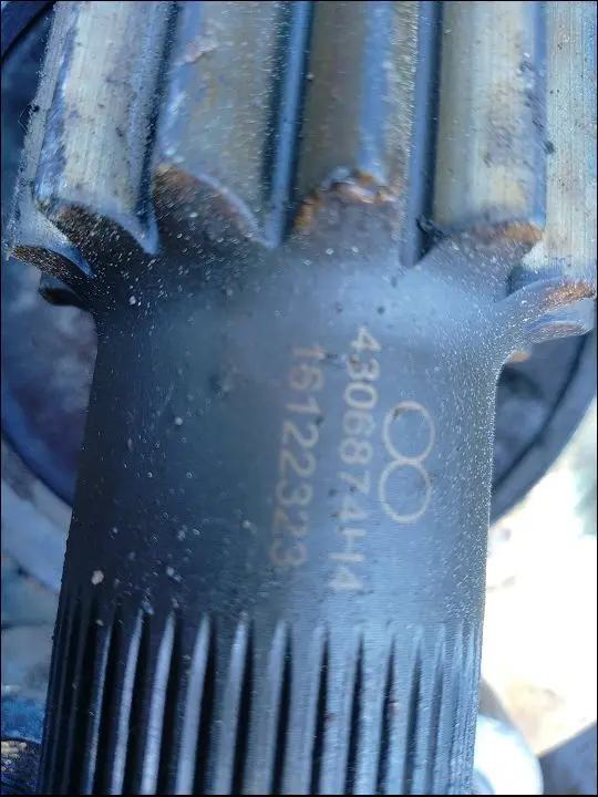 Pièce 2ÉME REDUCTEUR PONT ARRIERE pour MASSEY FERGUSON 6713