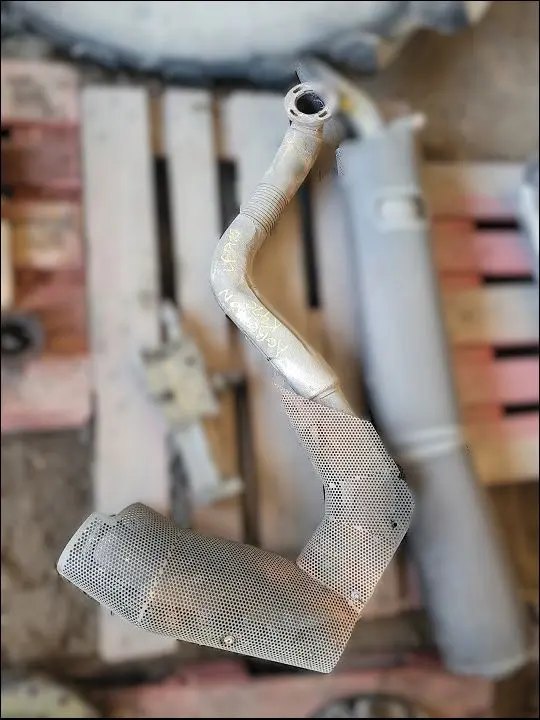 Pièce COUDE D  ECHAPPEMENT pour DEUTZ-FAHR AGROTRON K420