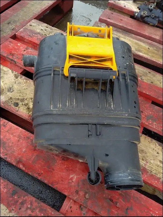 Pièce FILTRE D  ADMISSION pour JOHN DEERE 6420