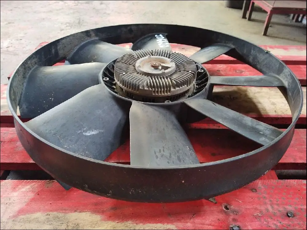 Pièce HELICE DE REFROIDISSEMENT pour JOHN DEERE 6420
