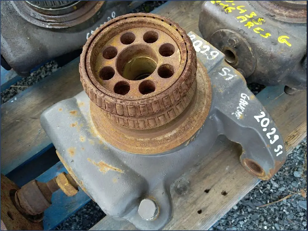 PIVOT (PORTE FUSEE)PONT AV 4RM GAUCHE