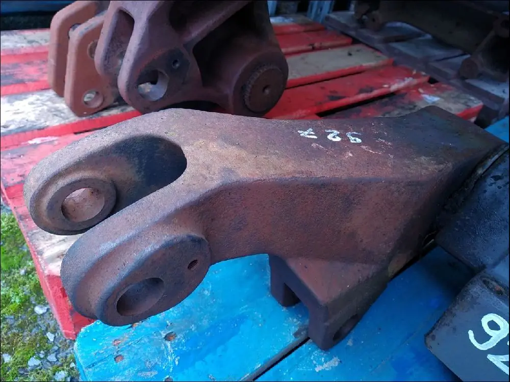 Pièce BRAS SUPERIEUR DE RELEVAGE GAUCHE pour FENDT 927