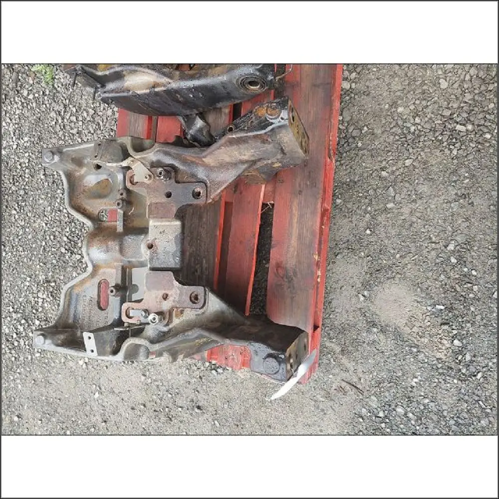 Pièce BERCEAU-BALANCIER PONT AV 4 RM pour MASSEY FERGUSON 5S.135