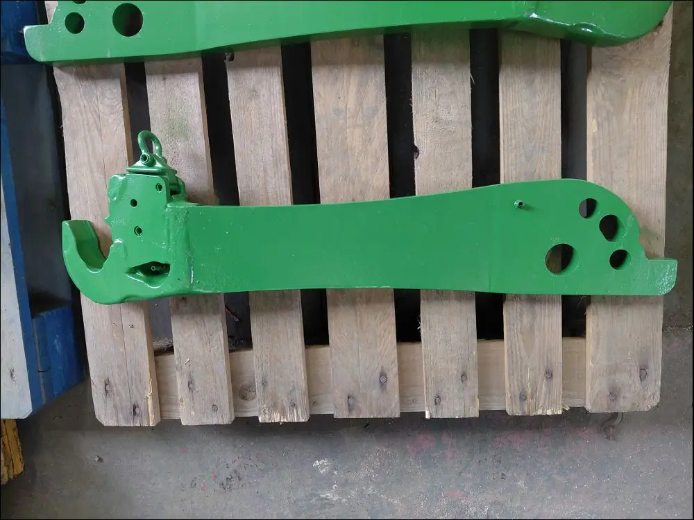 Pièce BRAS GAUCHE RELEVAGE AVANT pour JOHN DEERE 6175R