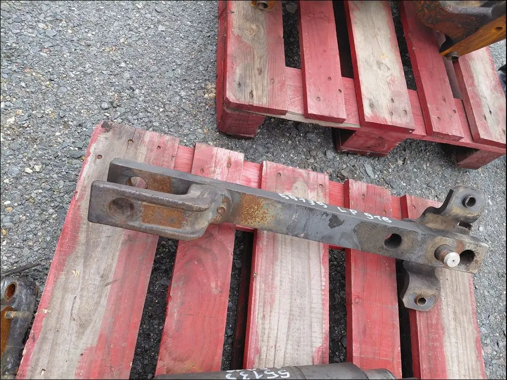 Pièce BARRE OSCILLANTE pour MASSEY FERGUSON 5S.135