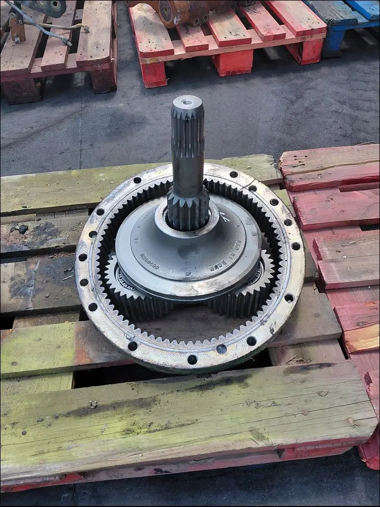 Pièce REDUCTEUR PONT AR pour JOHN DEERE 6175M