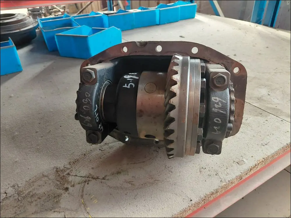 Pièce NEZ DE PONT DIFFERENTIEL pour JOHN DEERE 5080M
