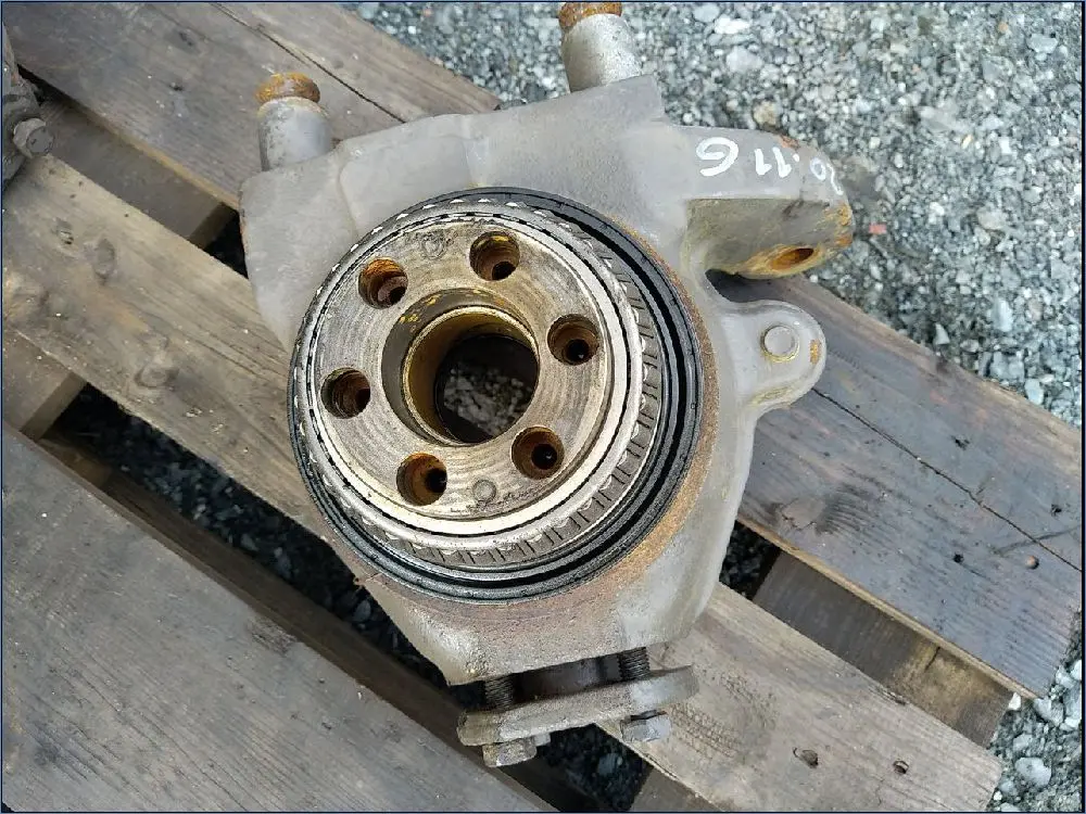 PIVOT (PORTE FUSEE)PONT AV 4RM GAUCHE
